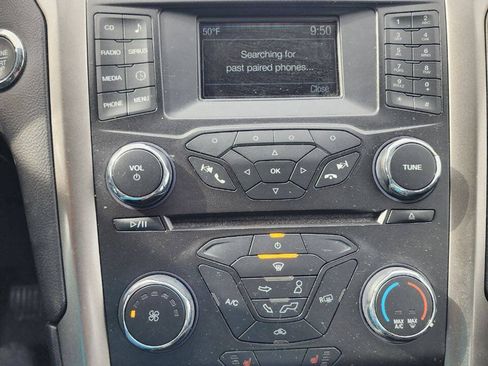Used 2017 Ford Fusion SE w/ Equipment Group 201A FWD image 16