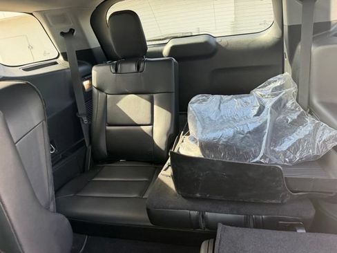 Used 2024 Ford Explorer Limited w/ Limited Technology Package AWD/4WD image 9