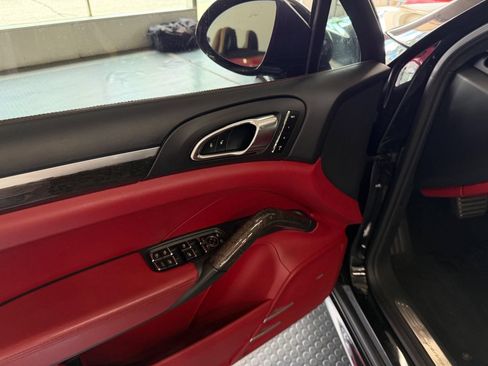 Used 2014 Porsche Cayenne GTS AWD/4WD image 14