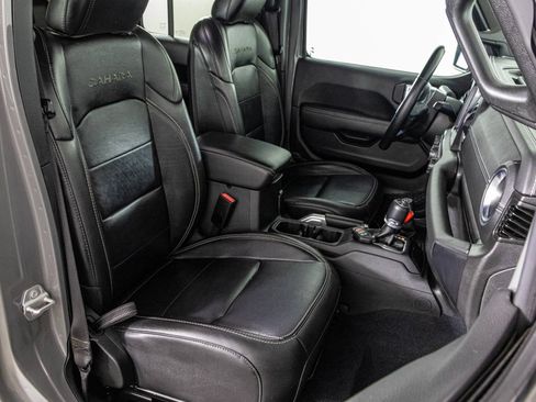 Used 2022 Jeep Wrangler Unlimited Sahara w/ Cold Weather Group AWD/4WD image 45