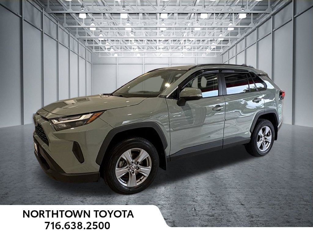 Used 2023 Toyota RAV4 XLE AWD/4WD image 1
