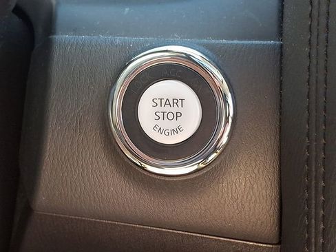 Used 2024 Nissan Armada SL w/ Captain's Chairs Package AWD/4WD image 30