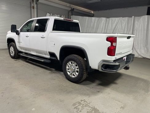 Used 2023 Chevrolet Silverado 2500 LT w/ Convenience Package AWD/4WD image 5