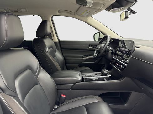 Used 2022 Nissan Pathfinder SL FWD image 41