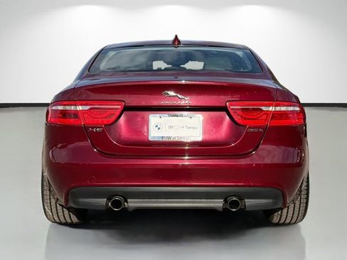 Used 2017 Jaguar XE image 4