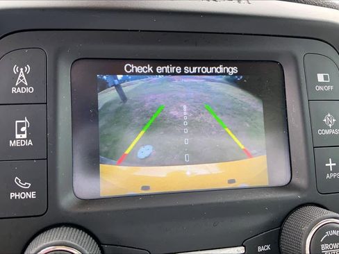 Used 2016 Jeep Renegade Latitude FWD image 28