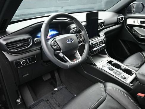 Used 2024 Ford Explorer ST w/ Technology Package AWD/4WD image 12