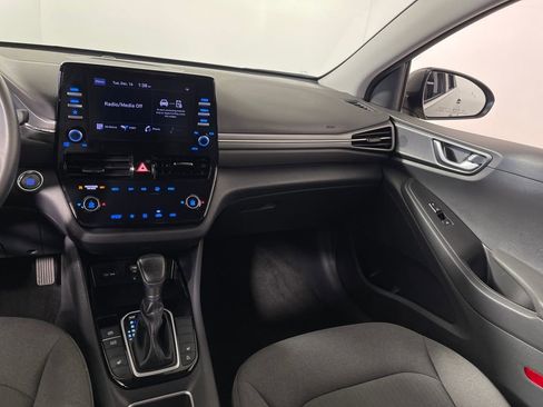 Used 2022 Hyundai Ioniq SEL image 17