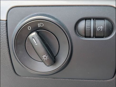 Used 2010 Volkswagen Jetta S FWD image 19