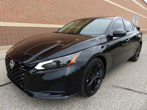 Used 2024 Nissan Altima 2.5 SR AWD/4WD image 1