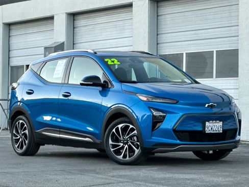 Used 2022 Chevrolet Bolt EUV Premier image 2