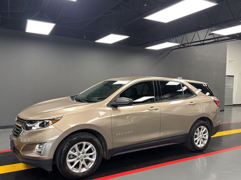 Used 2019 Chevrolet Equinox LS w/ LPO, Floor Liner Package FWD image 2