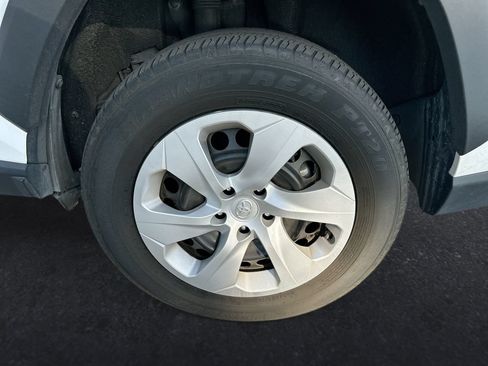Used 2024 Toyota RAV4 LE FWD image 10
