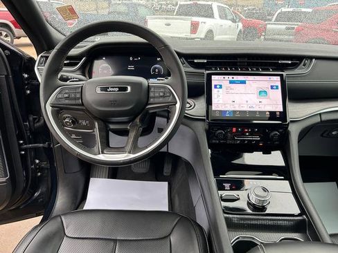 Certified 2024 Jeep Grand Cherokee Limited w/ Luxury Tech Group II image 11