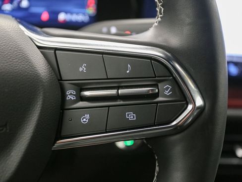 Used 2024 Chevrolet Traverse Z71 AWD/4WD image 35