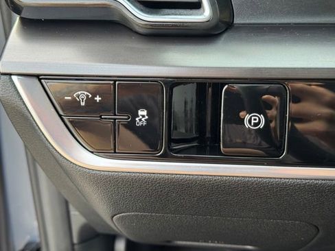 Used 2024 Kia Sportage EX FWD image 27