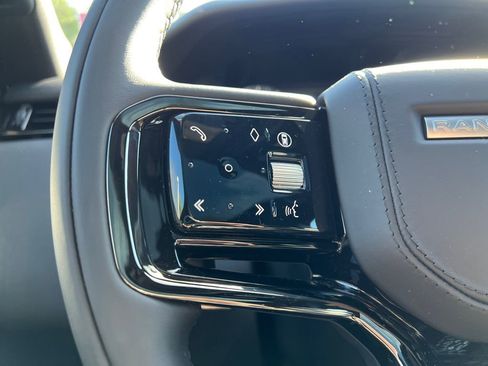 New 2025 Land Rover Range Rover Velar Dynamic SE image 15