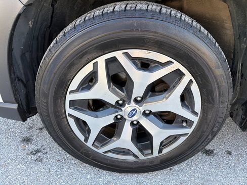 Certified 2023 Subaru Forester Premium AWD/4WD image 10