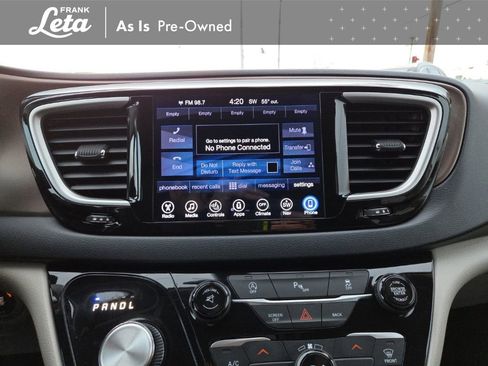 Used 2017 Chrysler Pacifica Touring-L w/ Tire & Wheel Group image 19