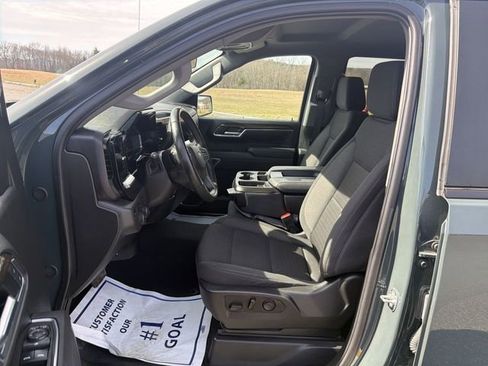 Used 2025 Chevrolet Silverado 1500 LT AWD/4WD image 21