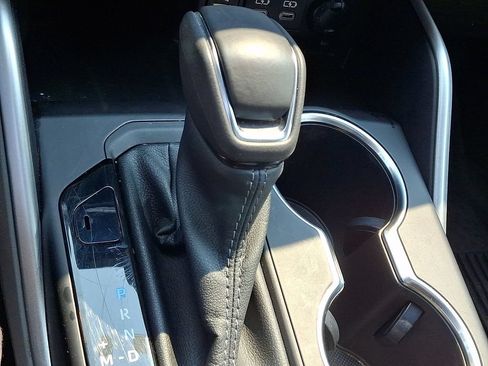 Used 2023 Toyota Highlander XLE AWD/4WD image 17