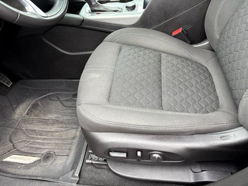 Used 2020 Chevrolet Blazer LT image 8