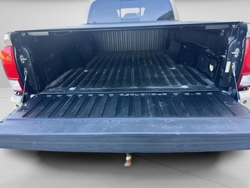 Used 2017 Toyota Tacoma TRD Off-Road w/ Premium & Technology Package image 12