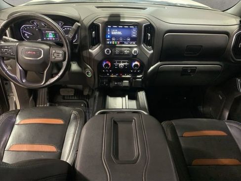 Used 2021 GMC Sierra 1500 AT4 w/ AT4 Preferred Package AWD/4WD image 2