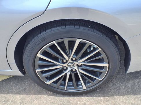 Used 2022 Lexus ES 350 w/ Premium Package FWD image 10