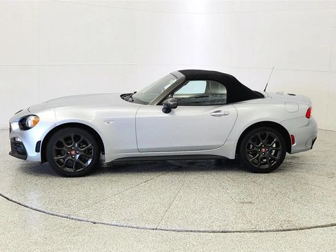 Used 2020 FIAT 124 Spider Abarth RWD image 4