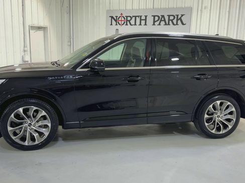 Used 2023 Lincoln Aviator Grand Touring w/ Equipment Group 301A AWD/4WD image 6