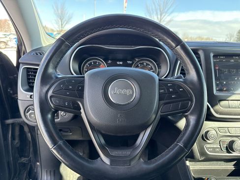 Used 2019 Jeep Cherokee Trailhawk w/ Comfort & Convenience Group image 16
