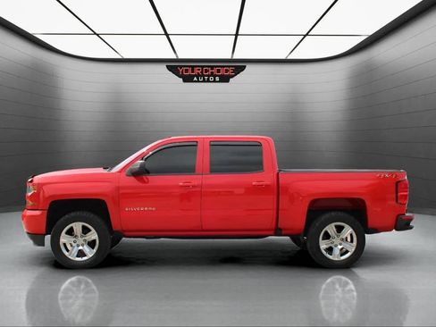 Used 2018 Chevrolet Silverado 1500 Custom w/ Custom Value Package image 2