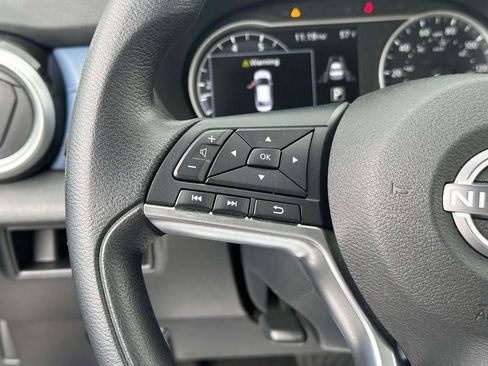 Used 2025 Nissan Versa SV FWD image 18