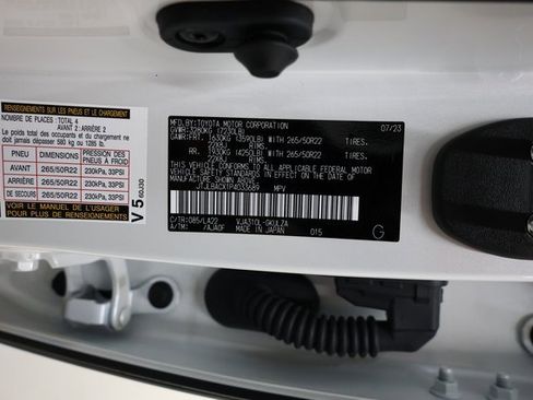 Used 2023 Lexus LX 600 4WD w/ Ultra Luxury Package image 93