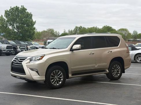 Used 2015 Lexus GX 460 w/ Premium Package AWD/4WD image 12