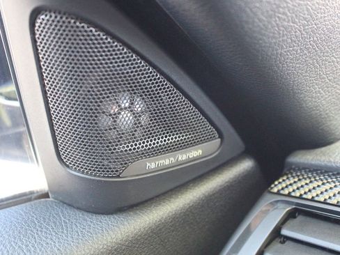 Used 2015 BMW M4 Convertible image 11