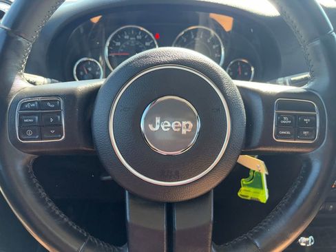 Used 2016 Jeep Wrangler Unlimited Sahara w/ Max Tow Package AWD/4WD image 11