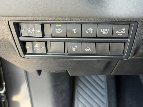 Used 2024 Toyota Sequoia Platinum AWD/4WD image 27