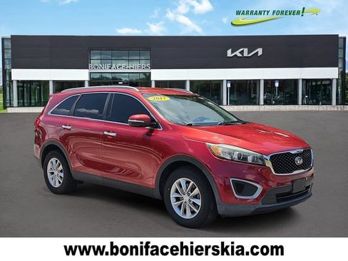 Used 2017 Kia Sorento FWD image 1