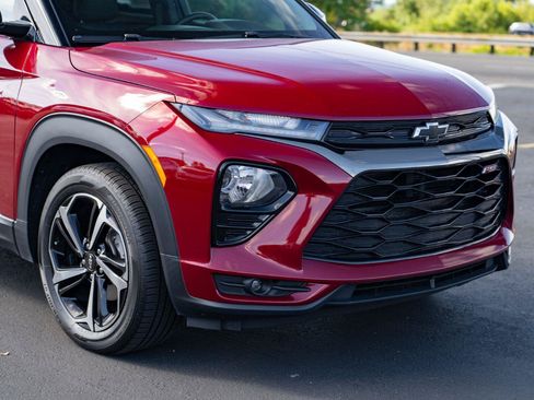 Used 2021 Chevrolet TrailBlazer RS w/ Technology Package FWD image 7