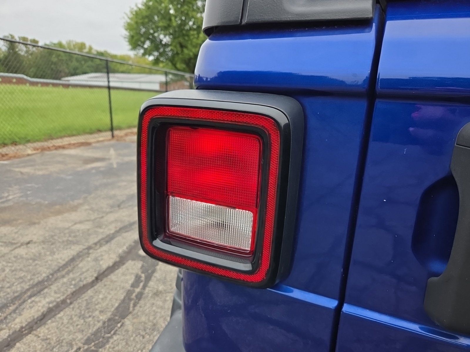 Used 2019 Jeep Wrangler Sport AWD/4WD image 6