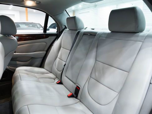 Used 2005 Jaguar XJ8 RWD image 22