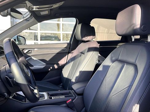 Used 2022 Audi Q3 2.0T Premium Plus w/ Premium Plus Package image 2