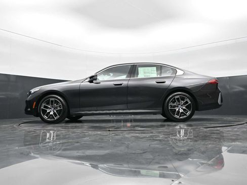 New 2026 BMW 530i w/ Convenience Package RWD image 32