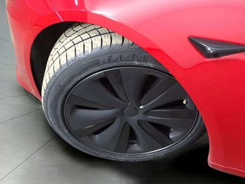 Used 2022 Tesla Model S Base image 41