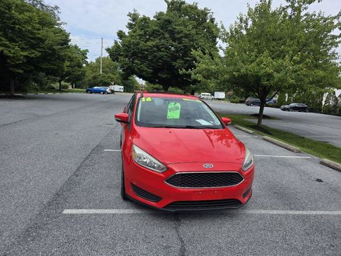 Used 2016 Ford Focus SE FWD image 8