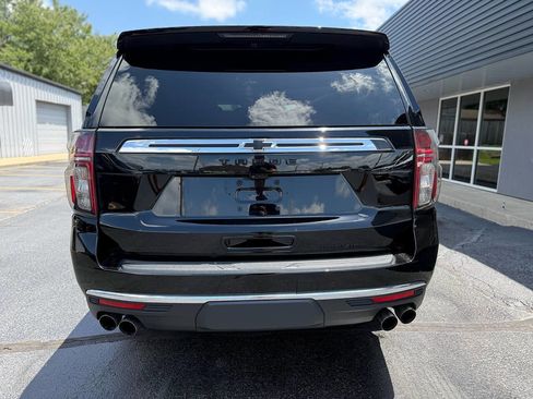 Used 2021 Chevrolet Tahoe Premier w/ Premium Package AWD/4WD image 8