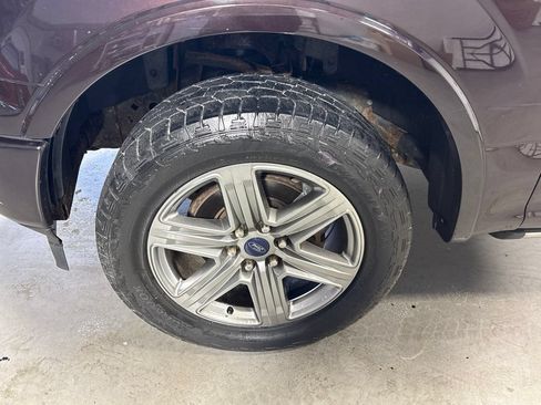Used 2018 Ford F150 Lariat w/ Equipment Group 502A Luxury AWD/4WD image 11