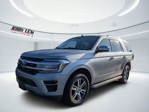 Used 2022 Ford Expedition Limited AWD/4WD image 7